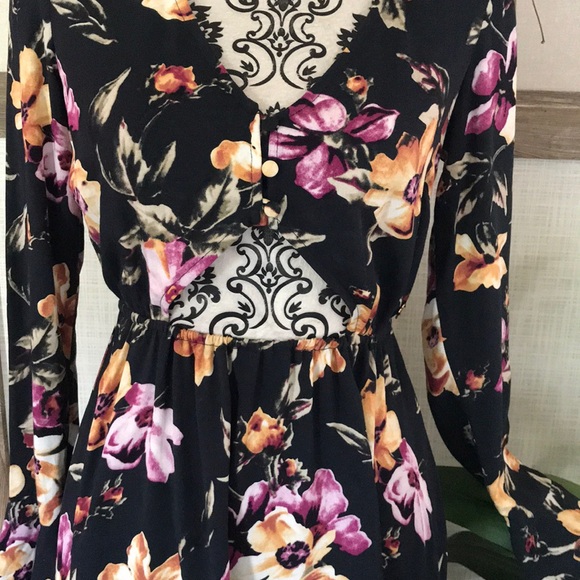 Kendall & Kylie Cutout Floral Dress - Picture 3 of 8